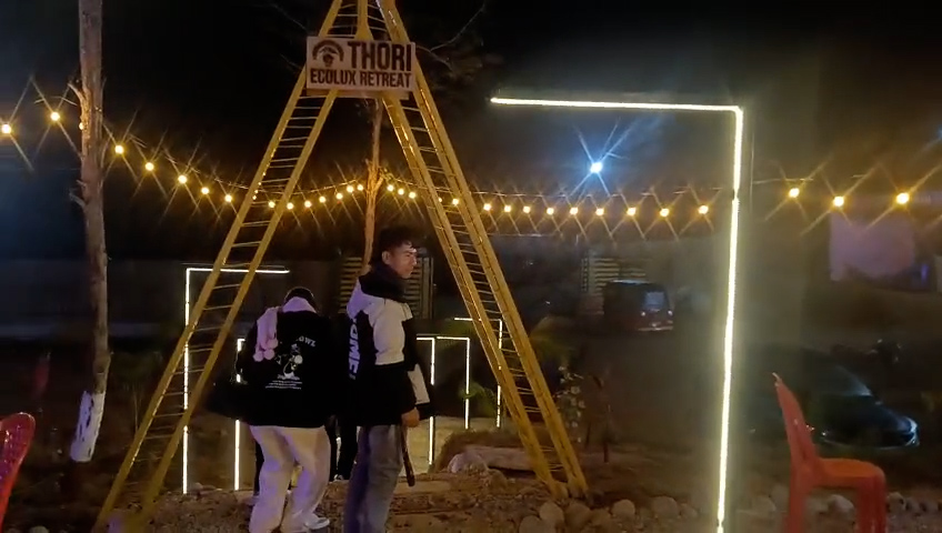 ठोरीमा आन्तरिक र भारतीय पर्यटकको चहलपहल बढ्यो