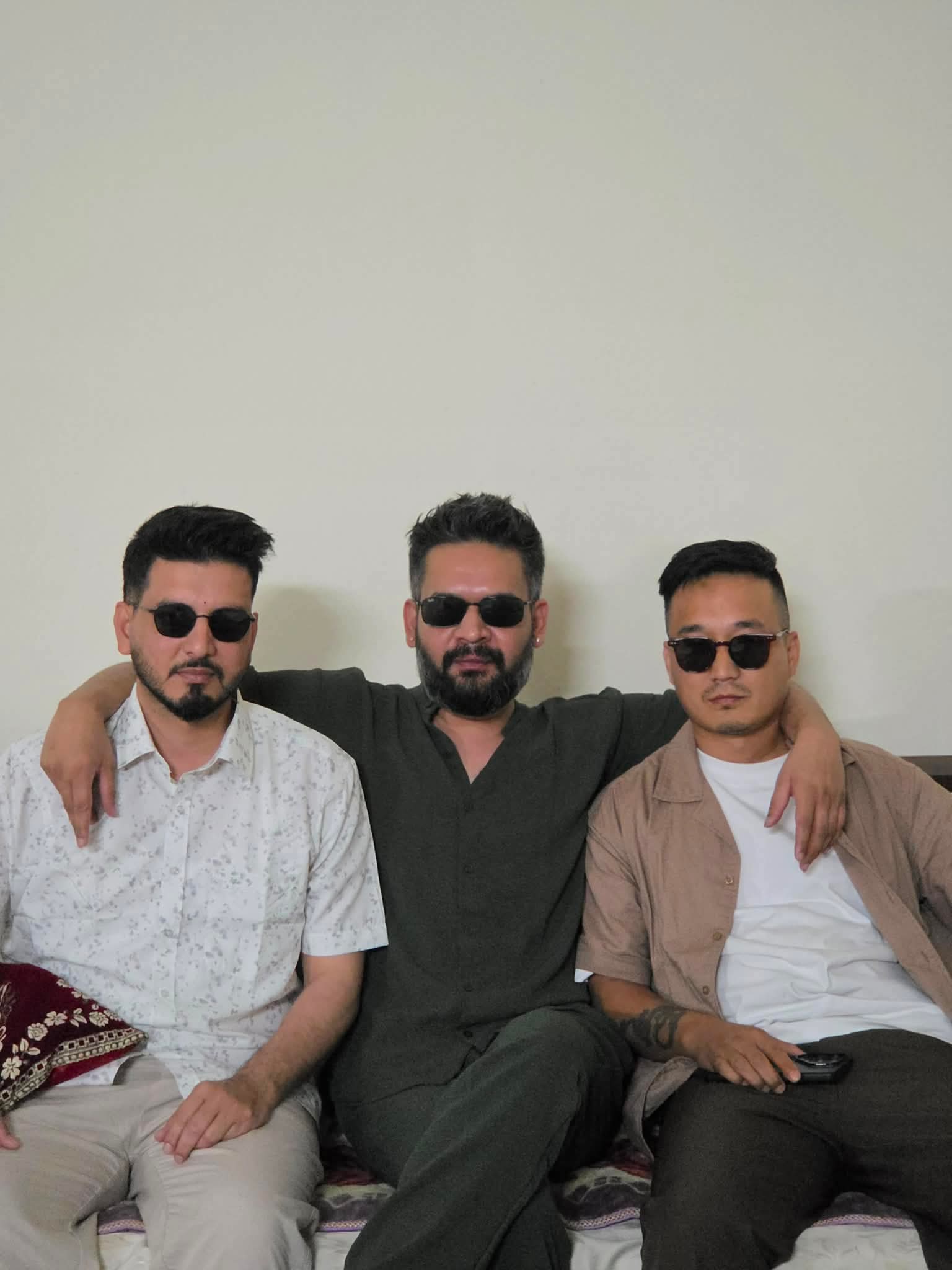 देश बनाउने टोली” भन्दै बालेनले सेयर गरे तस्बिर; आलोचकहरूले भने– “प्रधानमन्त्री पद फेसबुकमा जिस्किने ठाउँ होइन!”